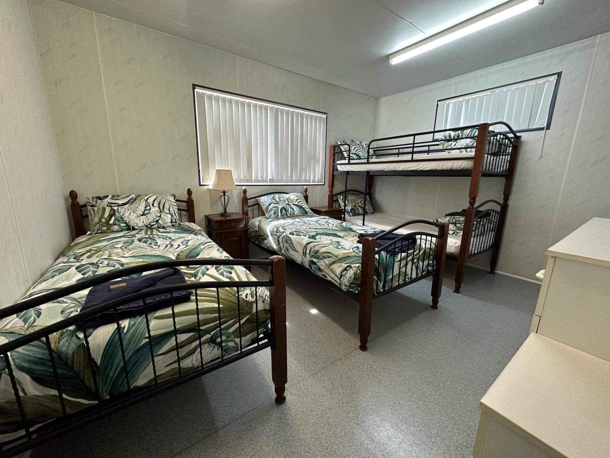 Leander Reef Holiday Park Port Denison Екстер'єр фото